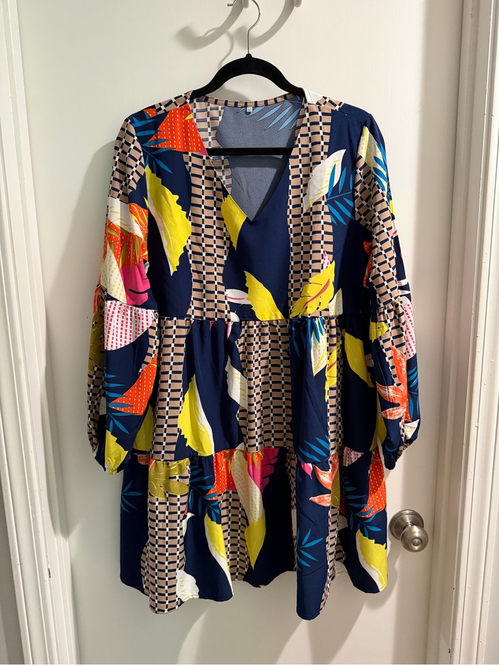 Floral Navy Tiered Tunic Dress is an influencer‑favorite Size L